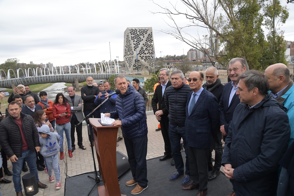 schiaretti-inaugur-el-nuevo-puente-25-de-mayo